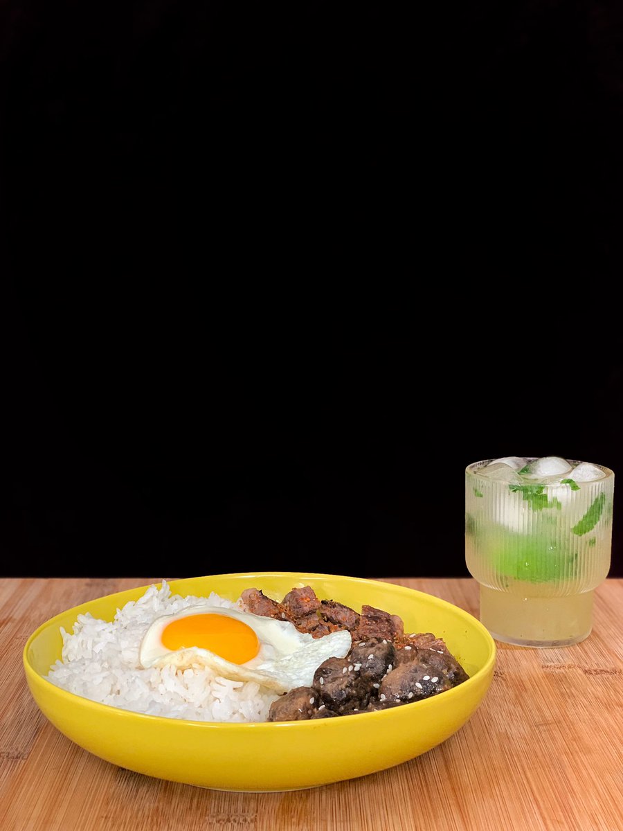 not a very photogenic meal but satisfying nonetheless •miso butter mushrooms •togarashi steak •fried egg •a lotta rice mint limeade in the glass  #humblebragdiet