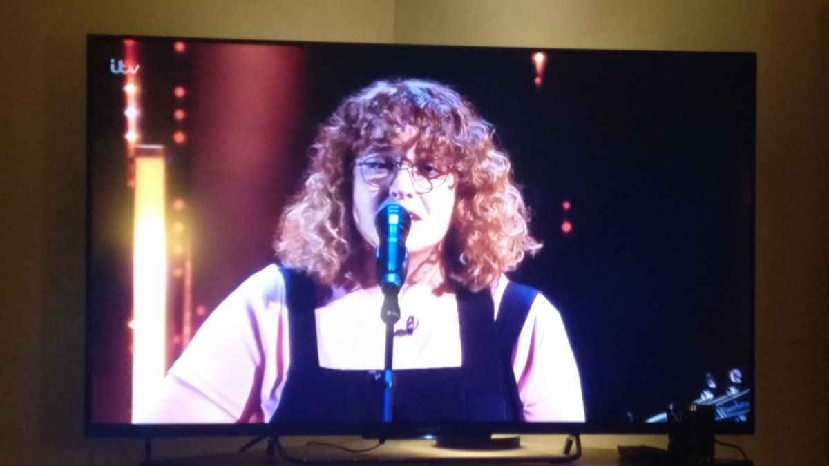 BellaSazal's tweet photo. Absolutely loved this @bethporch_ doing NHS proud!!! Very talented lady. #proudofthenhs #talentednurses https://t.co/xQCOLNS556
