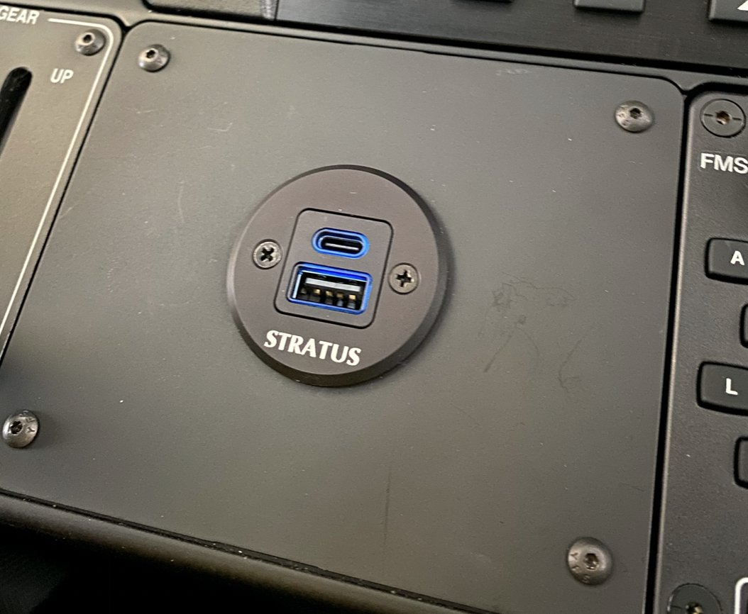 vectorstofinal's tweet photo. Got a little upgrade taken care of today for the airplane: the new @StratusADSB Power Pro.  More power for the iPad!  Plus the backlight will be nice now that I fly at night more… https://t.co/vyPqvQ4dkq