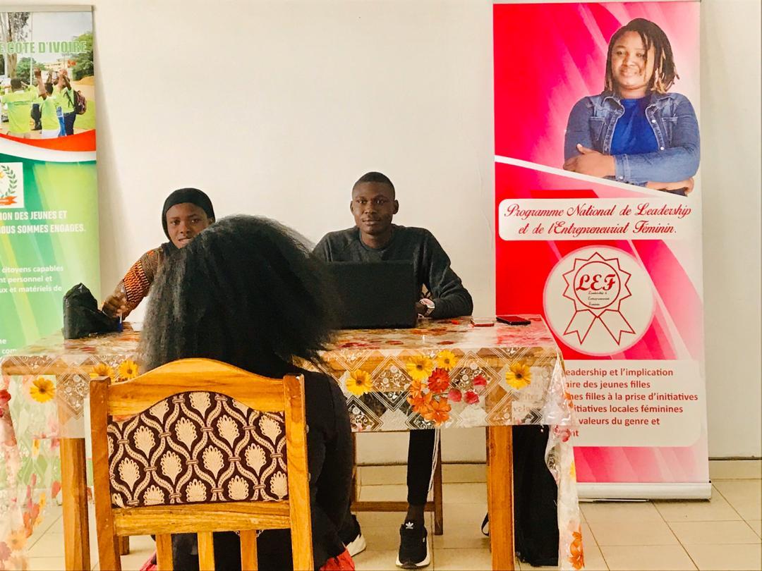 LeadershipEntr1's tweet photo. Entretiens LEF 2020

Comme annoncé, nous avons effectué la phase des entretiens physiques avec les candidates retenues. 

Les entretiens ont eu lieu du 01 au 03 Octobre à Bouaké. 

LEF, formée pour transformer 👩‍🎓
#LEF2020 https://t.co/5XaIqVRPrq
