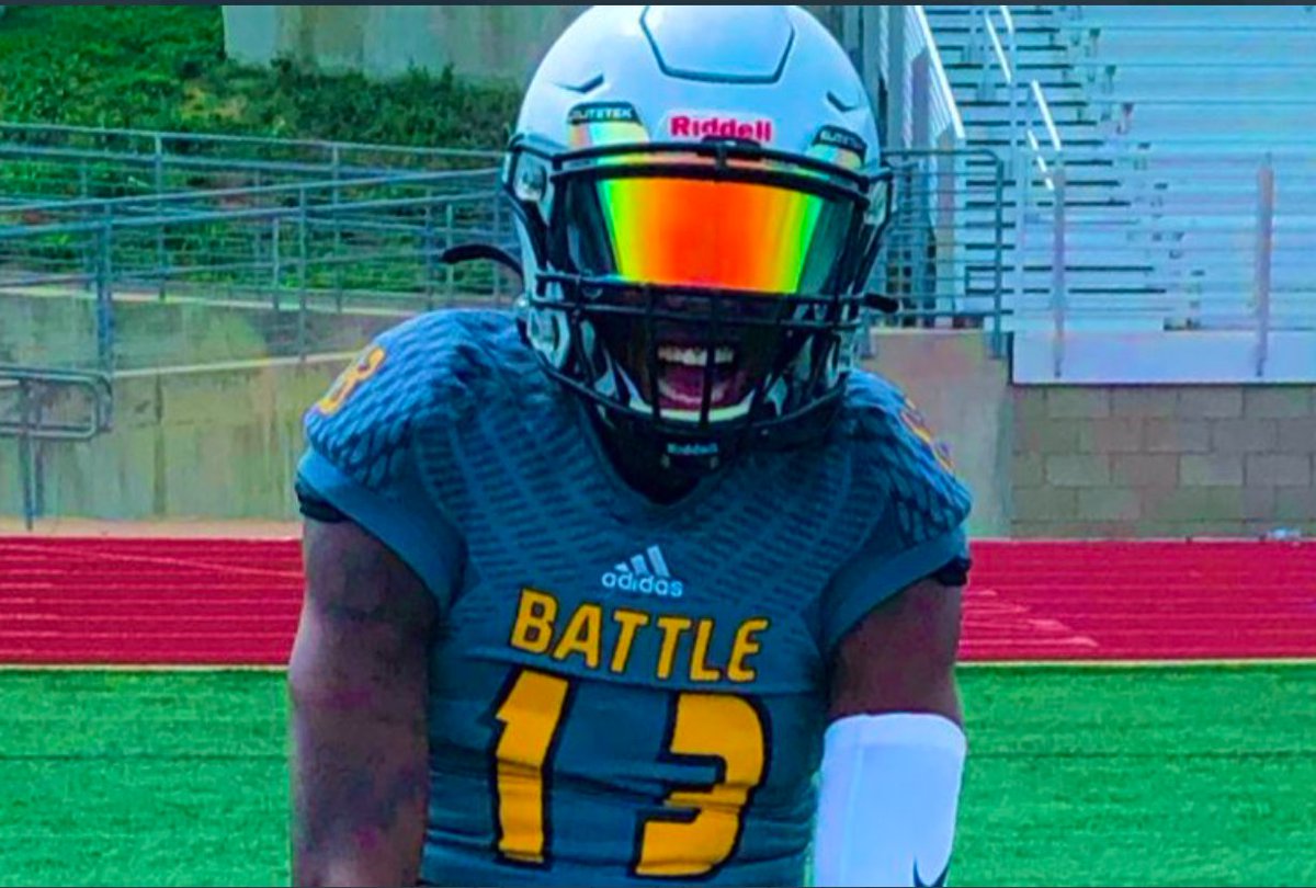 6starfootballMO's tweet photo. STOCK RISERS: Mid-Missouri QBs raising their profile — Six Star Football takes a look at several rising prospects, including Eli Nappe (Warrensburg), Jacob Weaver (Helias) @DomincStoneking (Moberly) among several others:

https://t.co/hp5X7ASzcn https://t.co/B9g6seCn0C