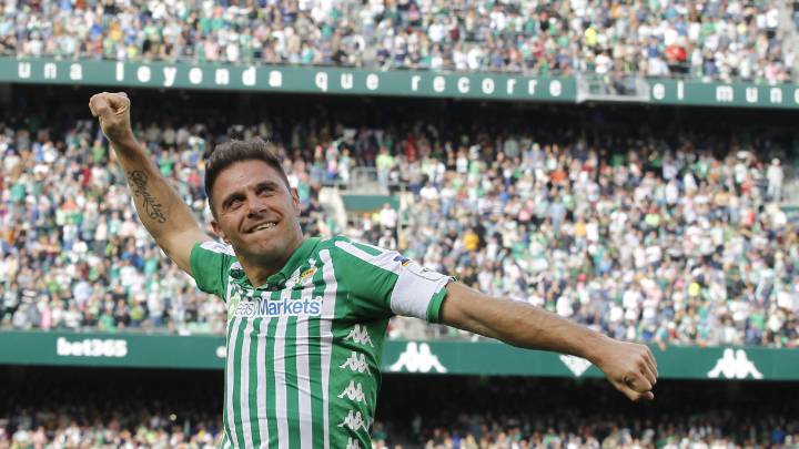 LaLigaenDirecto's tweet image. #DATO @joaquinarte ya suma 223 victorias y lo celebra con dos asistencias. Es el jugador de La Liga que más partidos ha ganado en TODA la HISTORIA de Primera División sin haber jugado nunca en Barcelona, Madrid o Atlético.