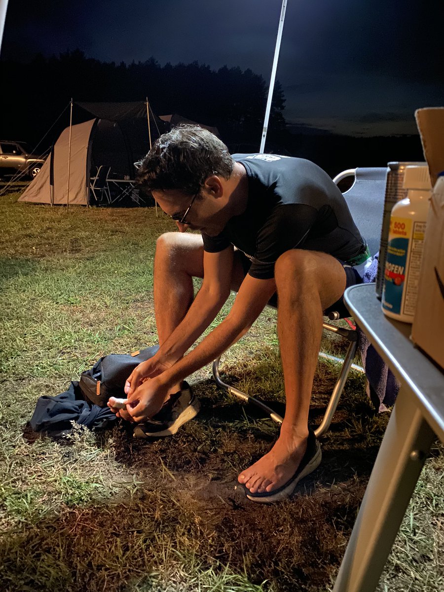  #MadChickenRun The town of Hänchen (get it?), 24 hours, 77 crazy runners trying to go as far as they can on a 2km loop (flat or Moto-Cross (truly insane)). Among them  @mpicbg very own  @FijiSc magician  @florianjug! Hour 13 of the ordeal. Florian just finished 100km. Go Flo!