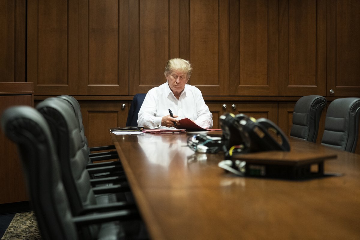 Just released by the  @WhiteHouse: Two official Joyce Boghosian photos showing  #coronavirus patient  @POTUS working inside his  @WRBethesda hospital site.