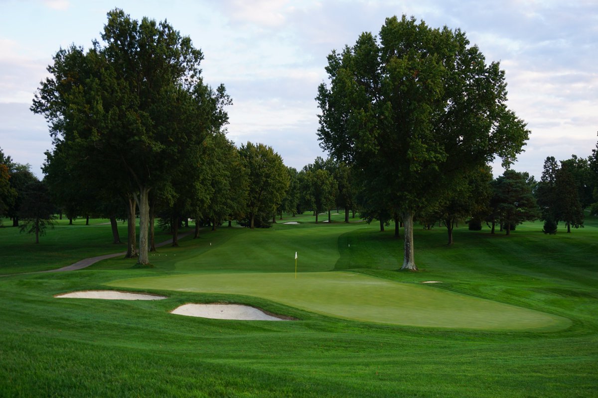 GogBlogGuy's tweet photo. Golfers on Golf. Always nice to visit a great golf facility for the first time @IllinoisGolfer @ZiehmLen @RustySilber @SteveKashul @LinksDave @CJGA13 @garydamatogolf @JoeAguilar64 @kpowell720 @North2North @ractliffe @BryanTweed16 #Firestonecountryclub #championswinhere #jackarnie https://t.co/MyAHpRhu0E