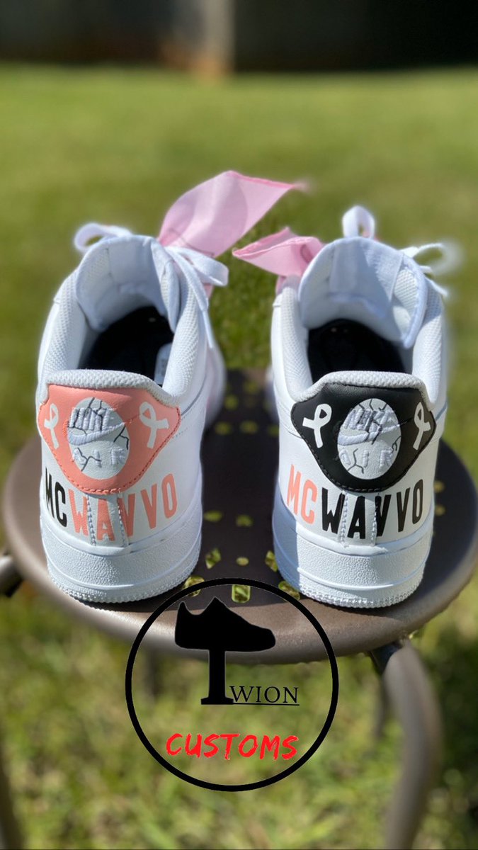 TwionCustoms's tweet photo. Custom Breast Cancer Awareness Af1s🎀💕
#Charlotte #breastcancerawareness #customshoes https://t.co/YxFaM2swgy