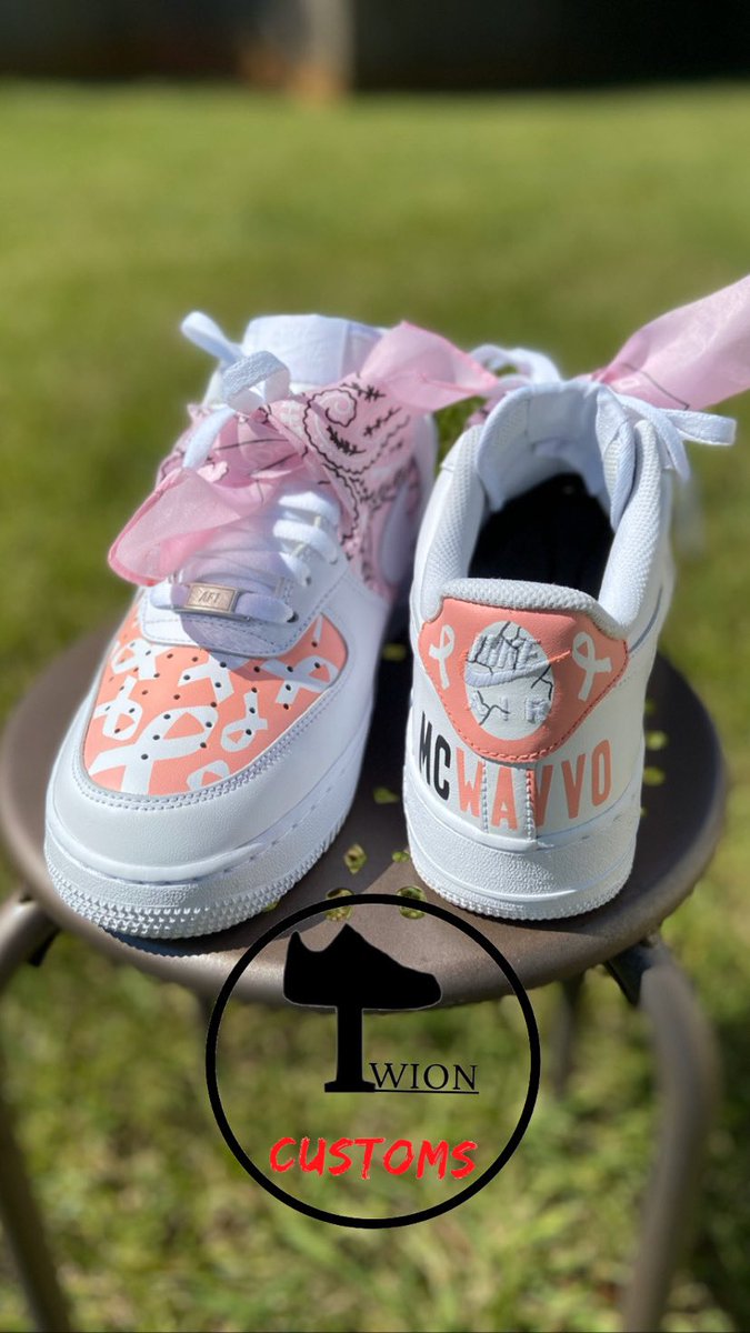 TwionCustoms's tweet photo. Custom Breast Cancer Awareness Af1s🎀💕
#Charlotte #breastcancerawareness #customshoes https://t.co/YxFaM2swgy