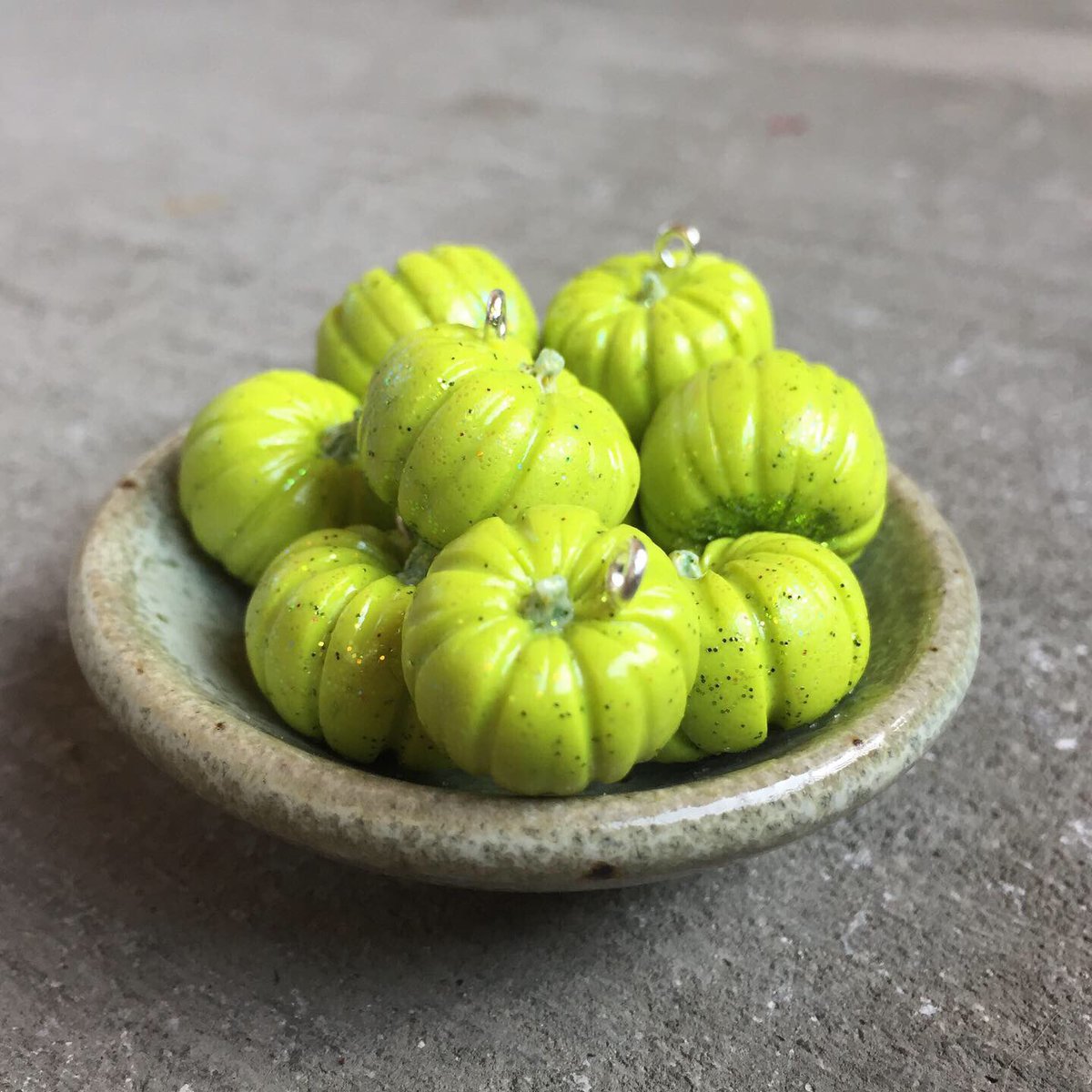 sheepnspace's tweet photo. Night of the Pumpkin in *Spengler’s Choice* #tinypumpkins #SillySheepDesigns https://t.co/qyZtzCWQZB https://t.co/Zl1Hl10Wo3