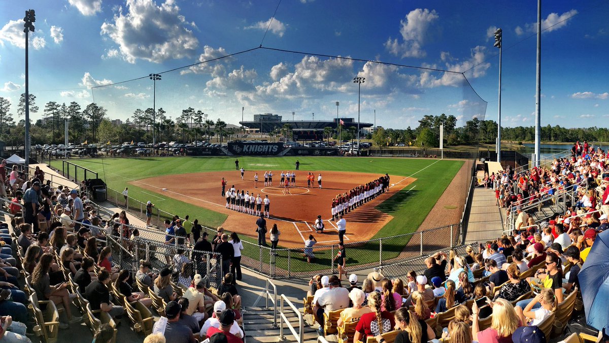 _aubreyevans's tweet photo. Excited and humbled to become a Knight⚔️🤍 #ChargeOn #HS2KC @CoachBallMalone @CoachTiffJordan @KendraKirkhoff https://t.co/E6J7ddAqm6