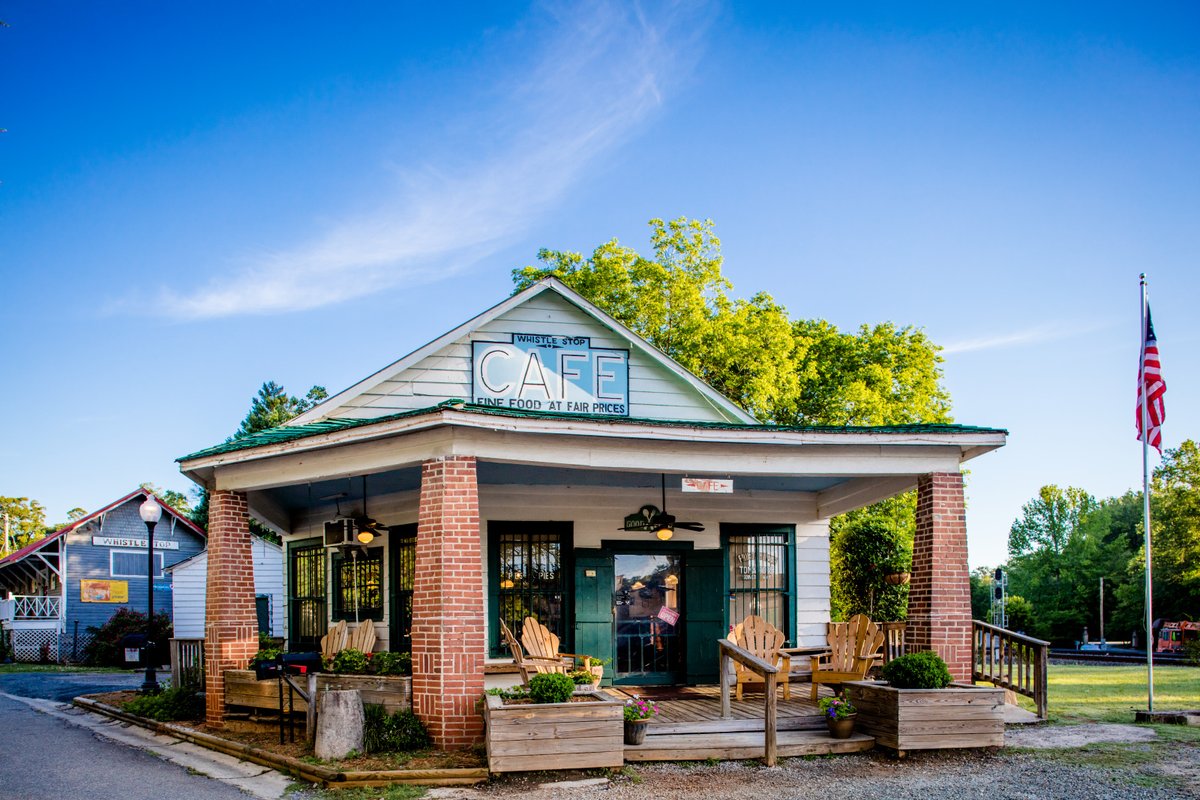 realwhistlestop's tweet photo. Welcome to the official page for The Whistle Stop Café in Juliette, GA! Home of Fried Green Tomatoes! Follow for updates and daily specials! #getfried https://t.co/LmfyZT5uqG