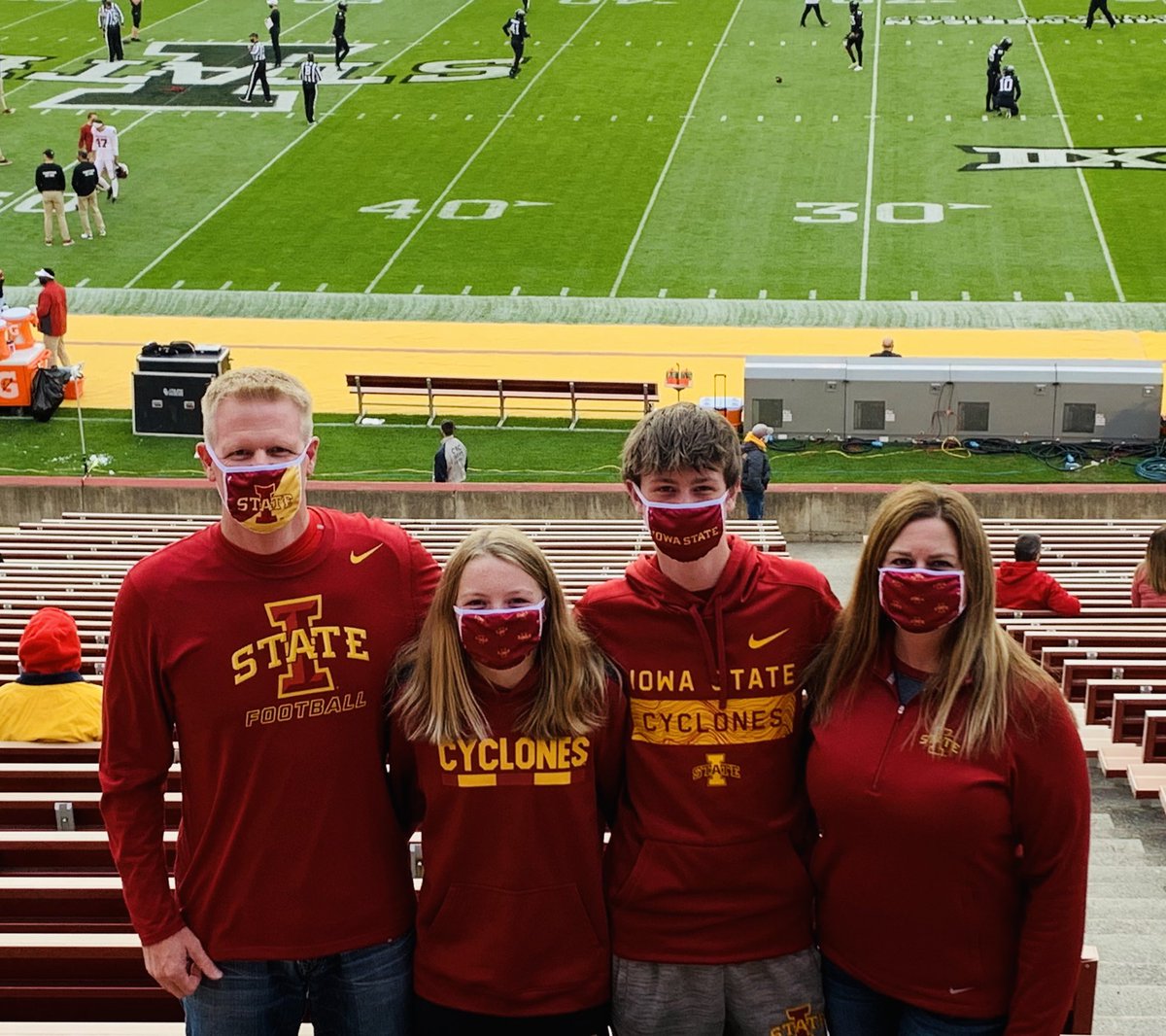 dgauck1's tweet photo. This crew is โJackedโ up for what feels like ISUโs first โofficialโ home game of the season. Letโs Go Cyclones! Beat OU! #Primetime #15000Strong #BackInTheJack #BackInBlack #Cyclones #CyclONEnation ๐ช https://t.co/TF48e3MXna