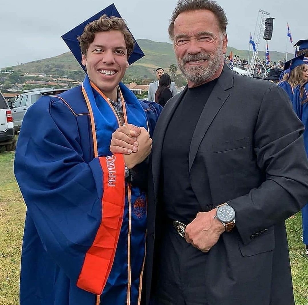 DaniBordas's tweet photo. El hijo de Arnold es Willow. https://t.co/OYmbFkPC5A