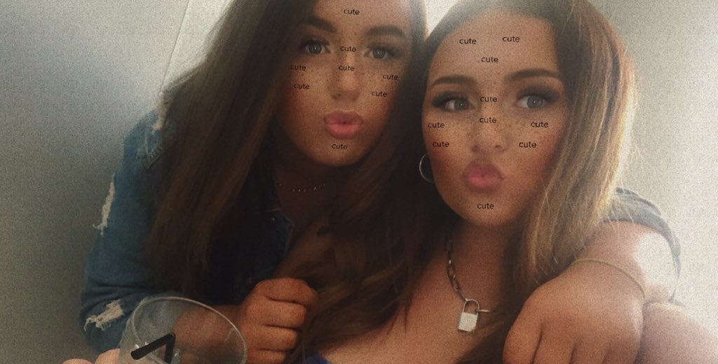 abidolanx's tweet photo. Happy birthday to my bestest mate in the whole world! Hope you have the best day! Don’t know anyone who deserves it more🥺 love you more than anything ma girl 💕@amyboyd0 https://t.co/j2pBfSD0ZR