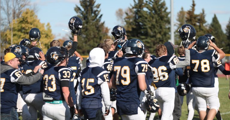 The Crookston Pirate Football team held on to beat the Roseau Rams this afternoon in the season opener.  For the story, stats, scoring, pictures and more, click below.  kroxam.com/2020/10/03/cro…