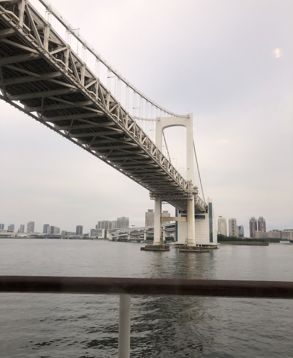haibisucus's tweet photo. This is Tokyo Bay, and the name of the ship is Symphony. https://t.co/mcOrYrcq2G