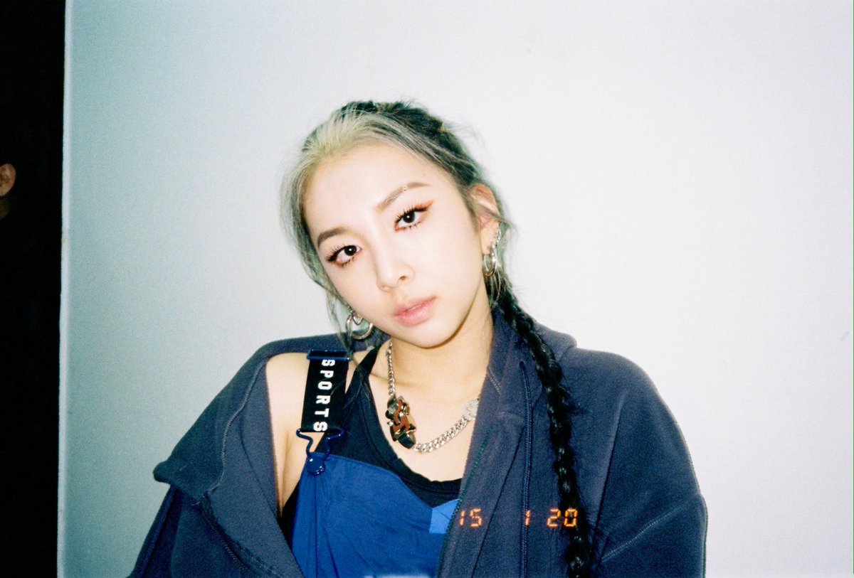 happy birthday jiwoo !! we love u so much, hope you have a good day and have a great time, we're proud of you♥
#HAPPY_JIWOO_DAY #BrightestJiwooDay