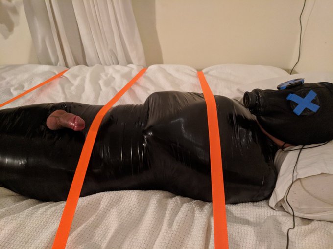 Wrapped and strapped ???

#sirpyserpent #bdsm #mummification #cbt #sydneykink #KinkMen 
#kinkyfun https://t