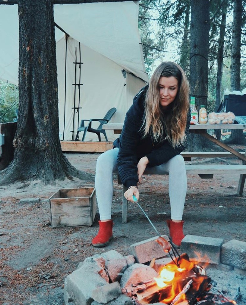 Glerupsca's tweet photo. Your camping essentials. As the weather cools and adventure continues, don’t forget your Glerups for those cozy nights by the fire!
Ph: @kittyplays
#glerupsca #glerups #cozy #campingessential #camping #fallessential #slippers #outdoorshoes #indoorshoes https://t.co/kMbNCeR4eu