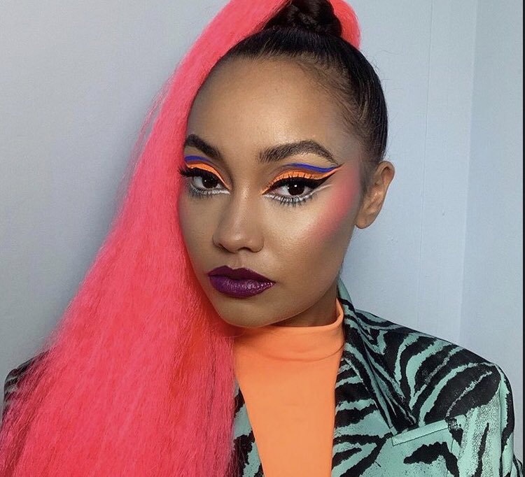 leigh anne siendo la diosa de los cat eye  #HappyLeighDay