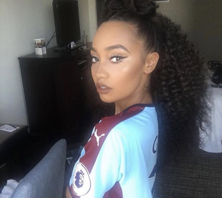 leigh anne siendo la diosa de los cat eye  #HappyLeighDay