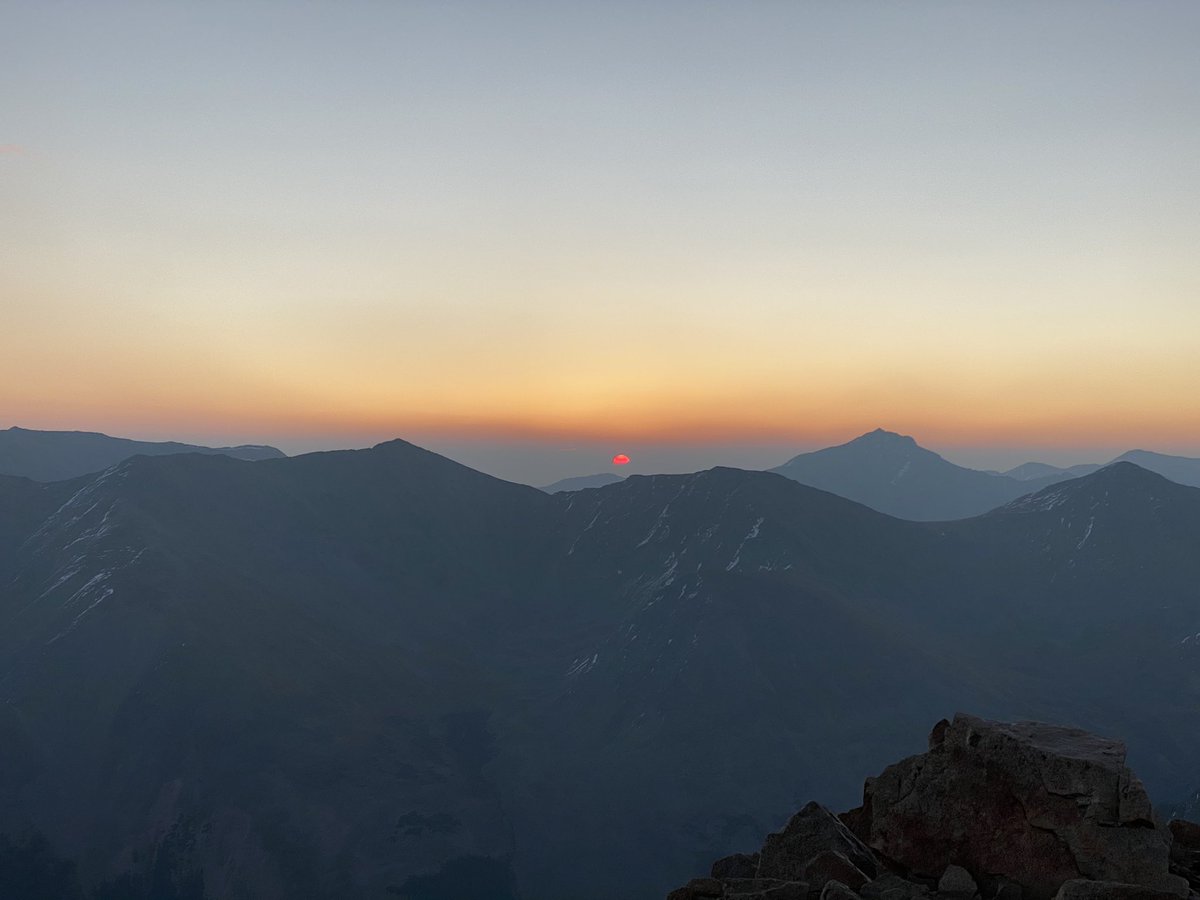csnowardt's tweet photo. Marked our 4th “14er”, but our first sunrise summit, off the list this morning.  Just a tiny bit chilly but totally worth it! #huronpeak https://t.co/WTPoQ5VOsj