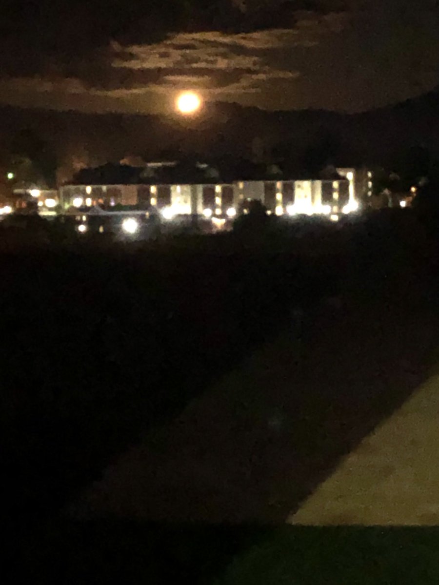 DougLittle1's tweet photo. Full moon over Golden Park 10-3-20 #AlmostHeaven https://t.co/6xx6CEX5tA