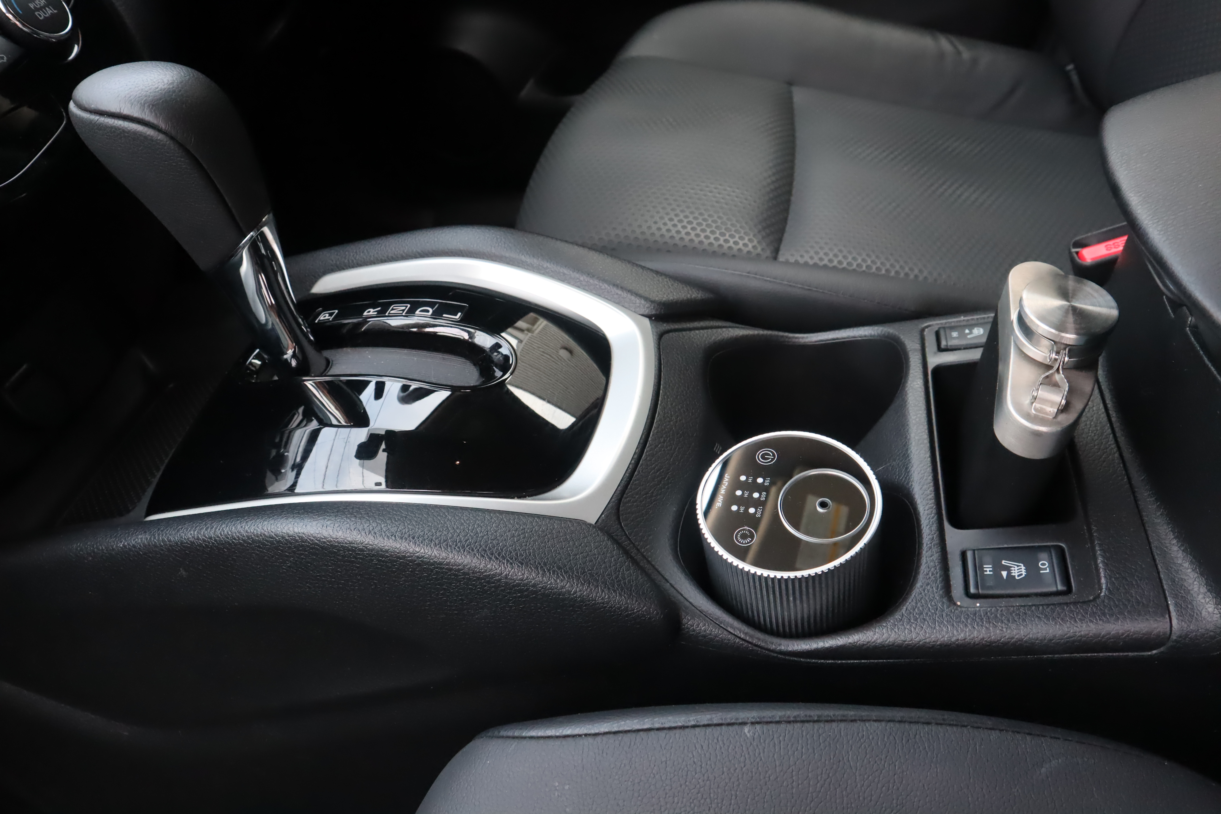 公式 Japan Ave ジャパンアベニュー 車載家電ブランド 車内の匂いを良い香りにしませんか 新発売のアロマ ディフューザーでいつもの車内が一気に良い香りでリラックスすることが出来ます しかもこちらのアロマディフューザーは水不要なのでとても