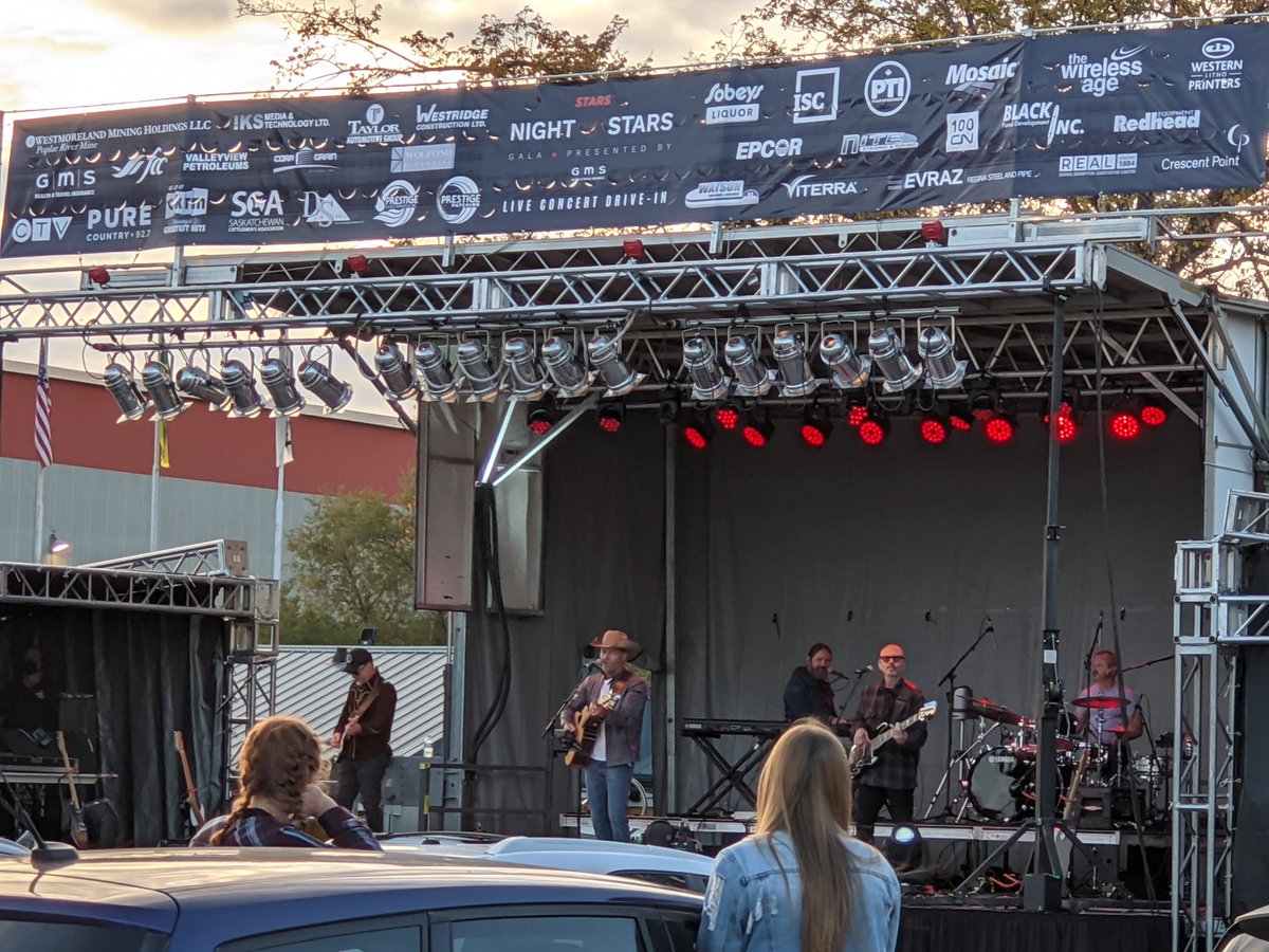 darrendupont's tweet photo. Drive-in concert w/ @georgecanyon &amp; @AaronPritchett! #aNightWithSTARS https://t.co/MUcTQ1lPj8