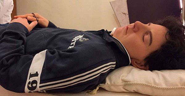 catholiclink_es's tweet photo. 5 lecciones de fe que nos dejan las imágenes del cuerpo de Carlo Acutis  https://t.co/QaO0vuuYOk https://t.co/Pm0rUWmHGB