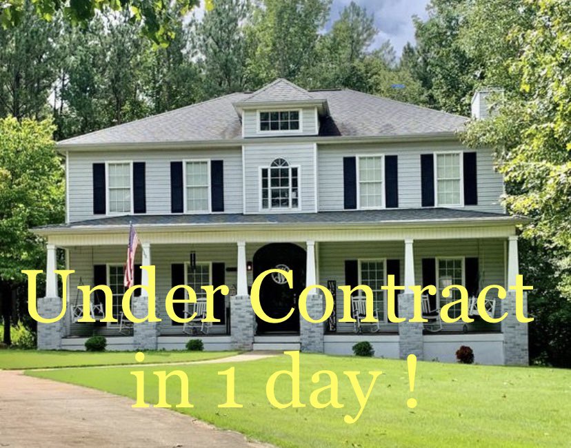 Under contract in just one day! 
#fayettevillerealtor #fayettevillerealestate #fayettecountyga #fayettevillega #bhgremetrobrokers