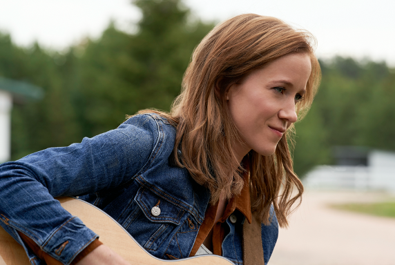 hallmarkchannel's tweet image. Shayna’s @jschramer song Big Deal wowed Grady @niallmatter! RT if you think it’s a hit #Hallmarkies. 🎶 #CountryatHeart #FallHarvest