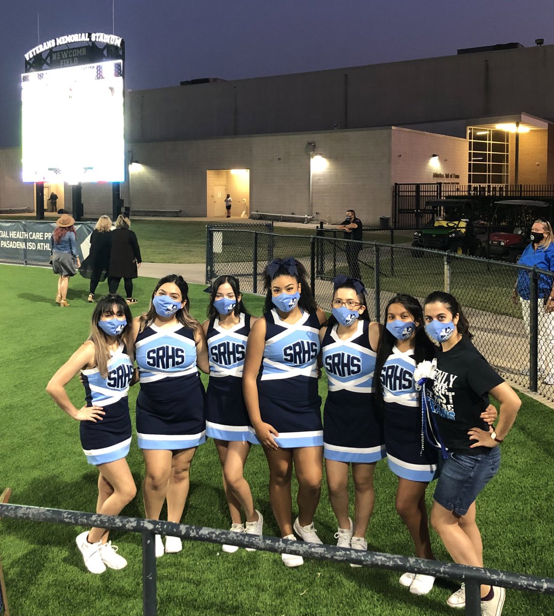 JV cheer’s first homecoming game 🤗 Go Texans! #texantough