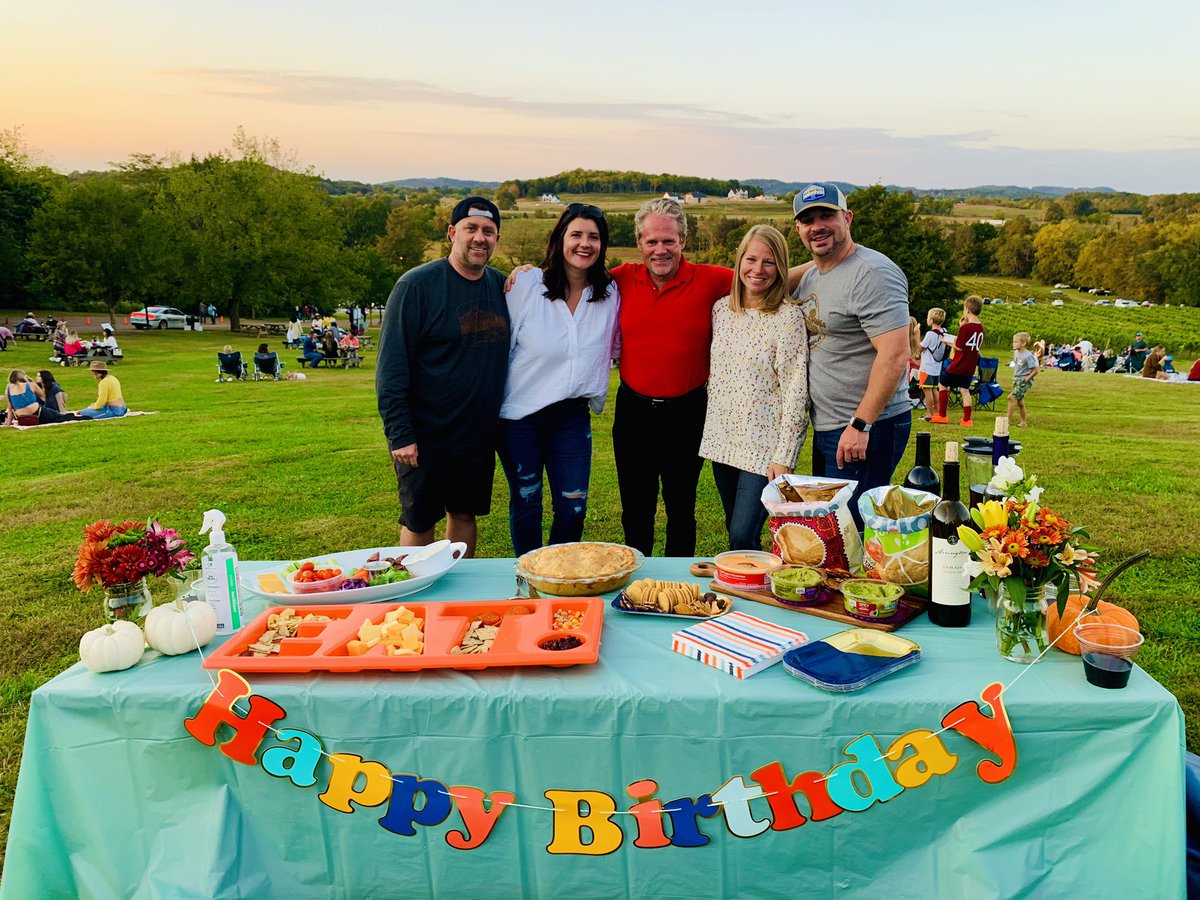 rebeccaschmalz's tweet photo. This is exactly what Saturday evening looks like in my dreams! Perfectly filled day with my family and friends! https://t.co/0l8NxfXE5P
