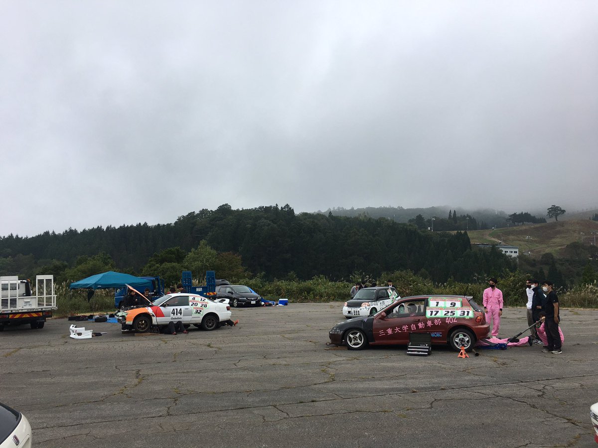 しゃぶしゃぶミッドナイトbot 今日は岐阜県のダイナランドスキー場で行われているジムカーナ新人戦を観戦しています 妙高と同じで路面と傾斜が凄いです 2台の部車がマフラー脱落しました しゃぶしゃぶミッドナイトbot 今日は岐阜県のダイナランドスキー場で行われているジムカーナ新人戦を観戦しています 妙高と同じで路面と傾斜が凄いです 2台の部車がマフラー脱落しました