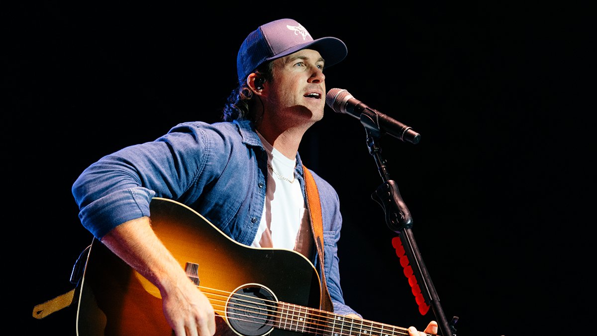 lynchburgfest's tweet photo. Riley, Riley, Riley, you've got us wanting to party until the mornin'. 🎉  We loved every moment of @RileyGreenMusic and we know y'all did too. 😉 Stick around for our last performance of the day! https://t.co/Hv5JUKsBxh