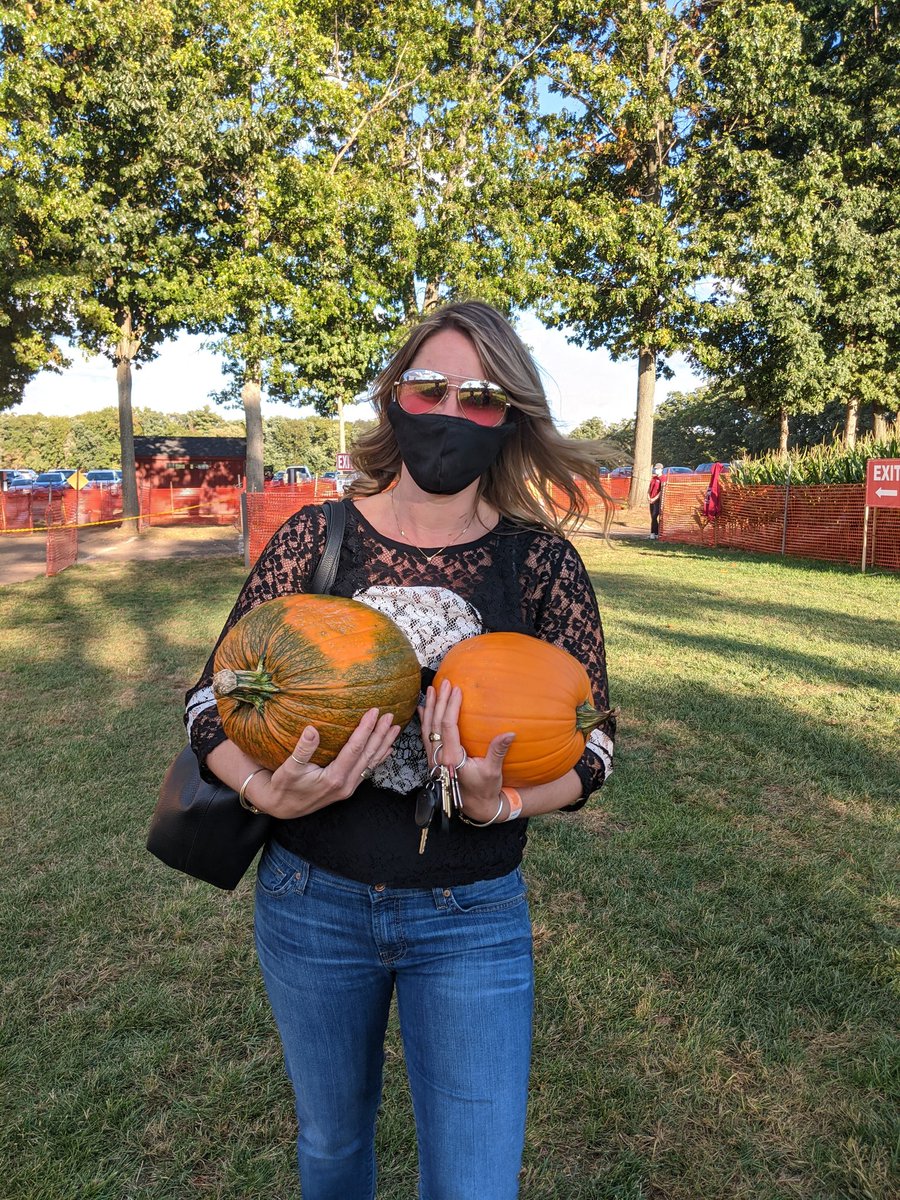 BeachinBitch13's tweet photo. When you've nursed one side and the baby falls asleep 😴😜🎃🎃 https://t.co/JY0cCaVI1c