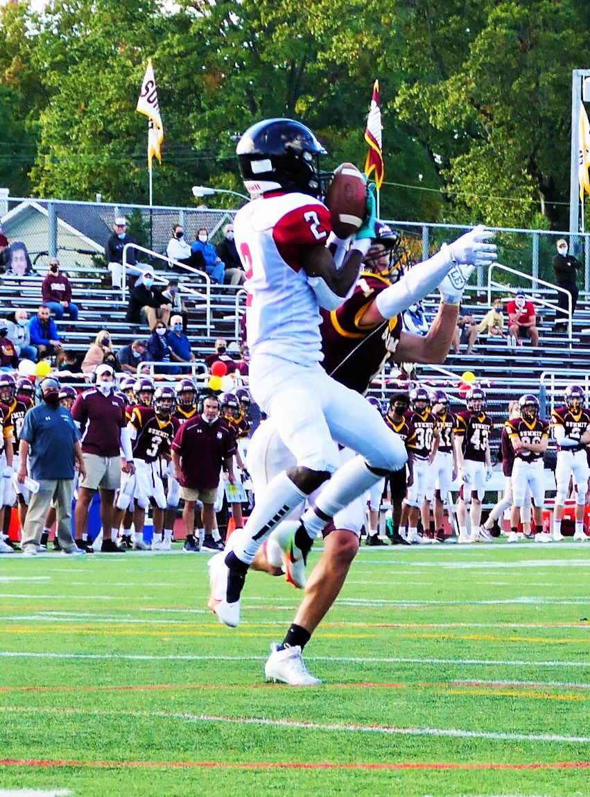 NANNPHOTO51's tweet photo. NJ HS football Summit vs Rahway photos and digital at https://t.co/ex6QCy9kKN (Monday)
#njhsfootball #NJHSFootball #SummitHS #RahwayHS #UnionCountyFootball #MidState38Football #SummitFootball #RahwsyFootball https://t.co/yKBMcwys8F