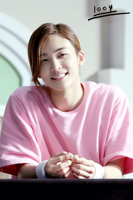 a thread of jeonghan's long hair;;