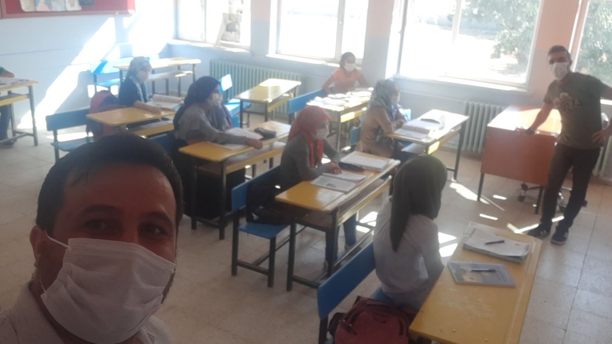 DedeOrtaokulu's tweet photo. 8.Sınıflar Destekleme ve Yetiştirme Kurslarımız maske-mesafe-hijyen kurallarına uyularak tüm hızı iledevam ediyor. @diyarbakirmem @diclemem21 @YUKSELARSLAN07 @ensarimuhammed @MuhammedDeniz23 @tcmeb @meb_dinogretimi @yilmaznazif https://t.co/JoCURxt368