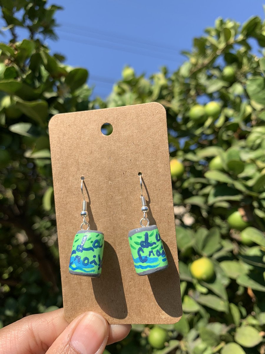 Hi, I’m Ashley &amp; I just opened an Etsy shop: etsy.me/3lauOMl ! I have these la croix earrings listed! (Made from polymer clay &amp; hand painted by me!) ✨💗
 
#arttwitter #lacroix #etsyshop #etsyseller #SmallBusinessSaturday #smallbusiness