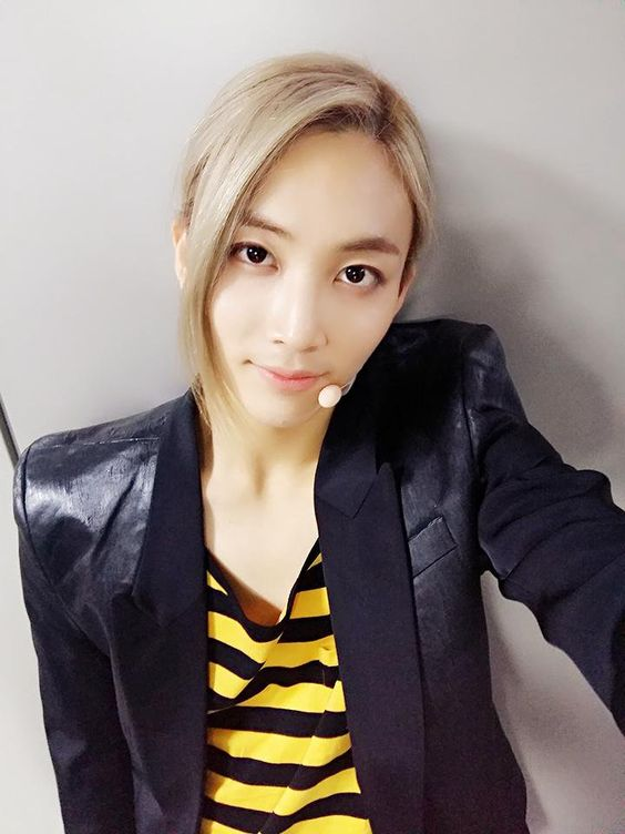 a thread of jeonghan's long hair;;