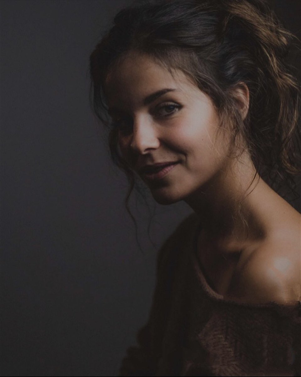 roxara_dna's tweet photo. Nouvelles photos de Raphaële 📸

Shooting avec Tanguy Mendrisse
#DemainNousAppartient #raphaelevolkoff #actress #French https://t.co/916OWYo5no