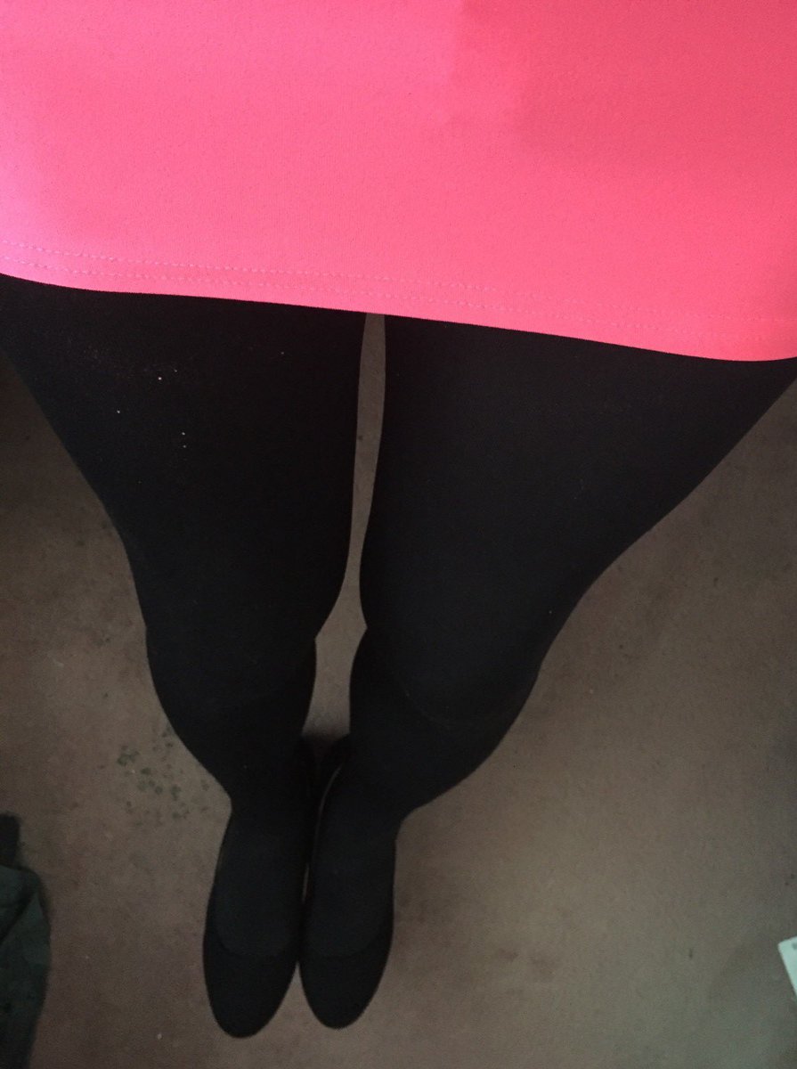 Alexisxdresser's tweet photo. Morning! It’s a pink skirt kind of day! xx https://t.co/AwiEAcq4rN