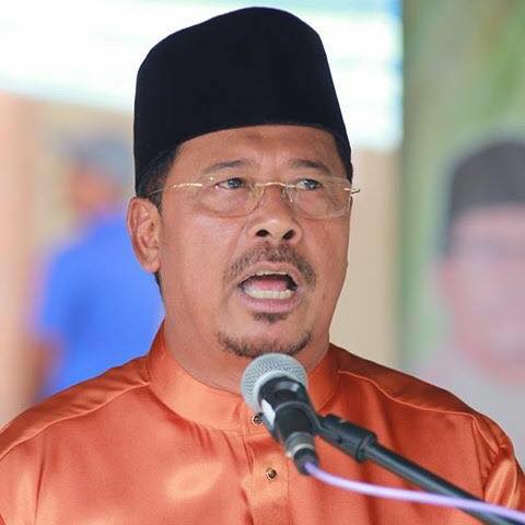 25. Kementerian Pembangunan Luar BandarPendapatan BulananMenteriDR. HJ ABDUL LATIFF BIN AHMAD=RM55,147.35Timbalan Menteri 1ABDUL RAHMAN BIN MOHAMAD=RM36,475.20Timbalan Menteri 2HENRY SUM AGONG=RM21,847.65Total: RM113,470.20