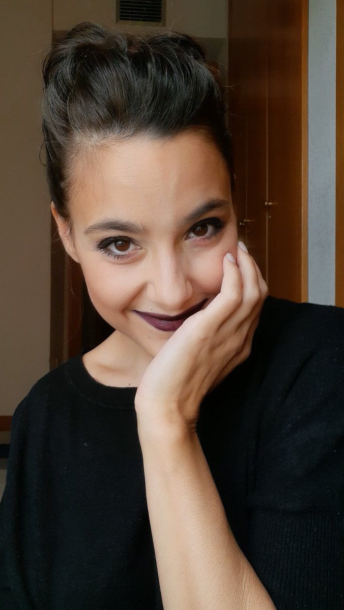 NataliaPupato's tweet photo. Nuevo MakeUp de otoño. Colores oscuros y mate.

@MACcosmetics @KikoMilanoES @LancomeNews @UrbanDecay 

#makeup #Belleza #maquillaje #skincare #perfectskin #fall #otoño #Octubre2020 #Domingo #sundayvibes https://t.co/j2CfU7IzC7