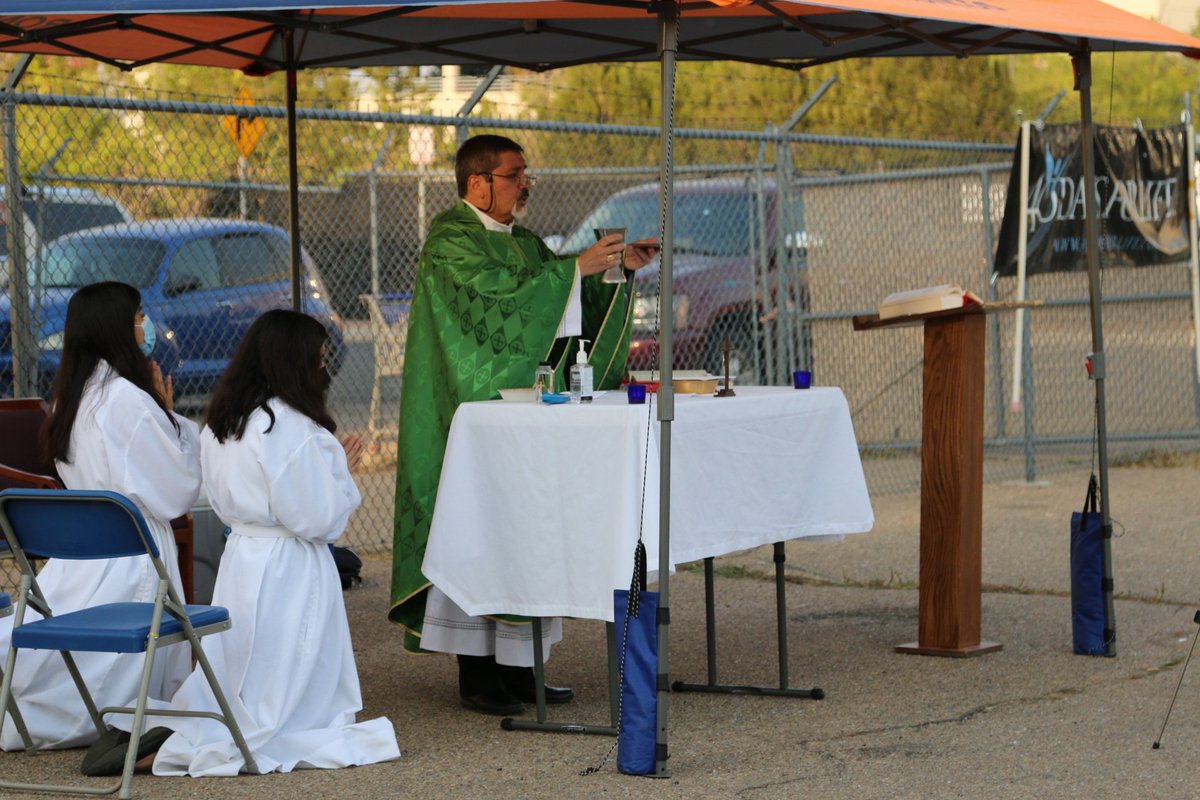 ArchDenver's tweet photo. Today, Auxiliary Bishop Jorge Rodriguez celebrated both English and Spanish Masses outside of Planned Parenthood in Denver as part of the fall @40daysforlife campaign and to bring awareness to Proposition 115, which seeks to end late-term abortion. #YesOn115 #40daysforlife https://t.co/VCqQhTm1lC