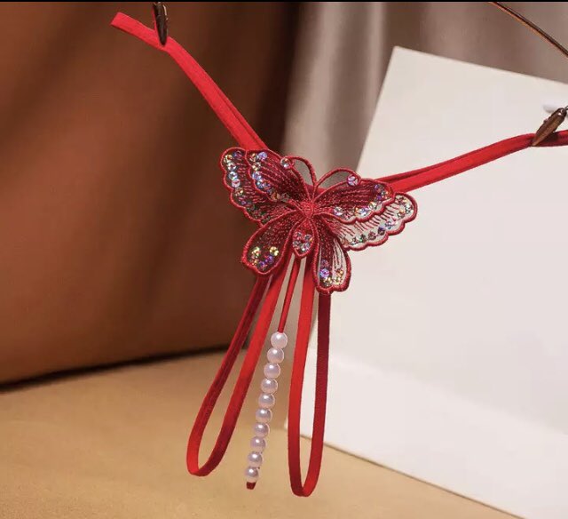 sashabandz's tweet photo. It’s the butter fly for me 😍 your 3rd @ has to buy you this! https://t.co/3EfXHdgxm8