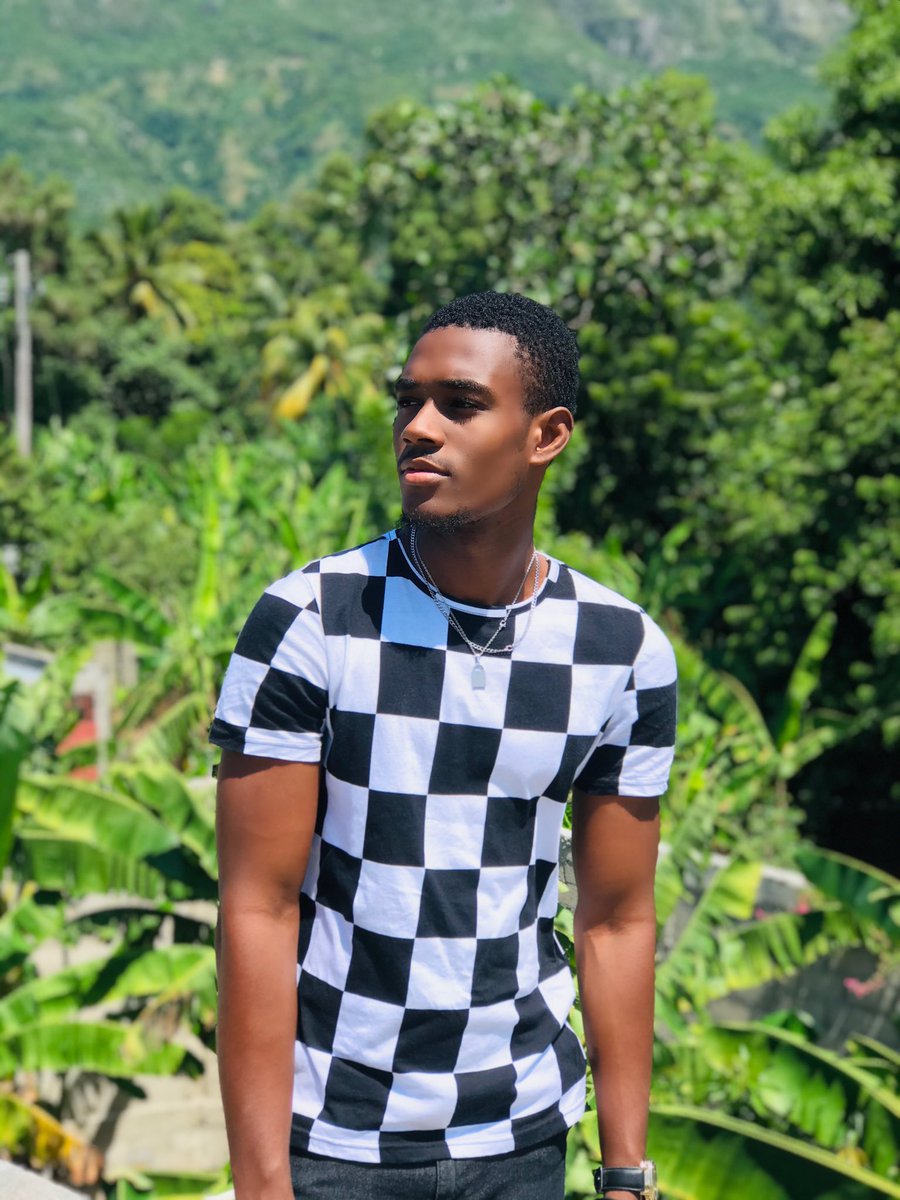 MasterChucki's tweet image. Viv senp mande anpil konplikasyon