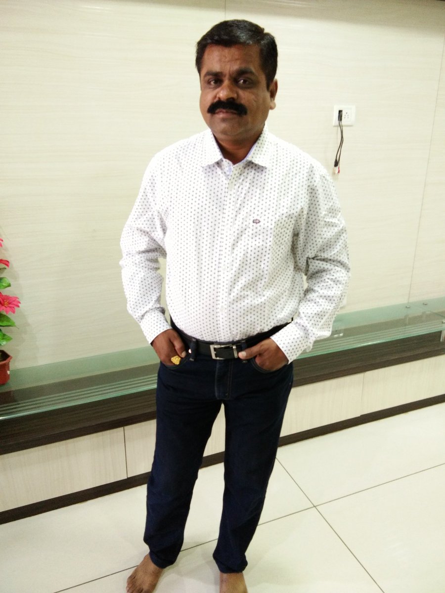 PanthPa47629716's tweet photo. @dgpgujarat મારા પિતાશ્રી હિરેનભાઈ પટેલ 20વષૅથી બી.જે.પી.મા સમર્પિત રહી નિસ્વાર્થ ભાવે સેવા કરતા રહ્યા,પરંતુ આ રાજકીય અદાવતના કારણે તેમની હત્યા કરી નંખાય.*શુ પાર્ટીને વફાદાર રહેનારને સાચો ન્યાય પણ નહીં મળે?*
#JUSTICEforHirenbhaipatel https://t.co/eb2PC6cxCT