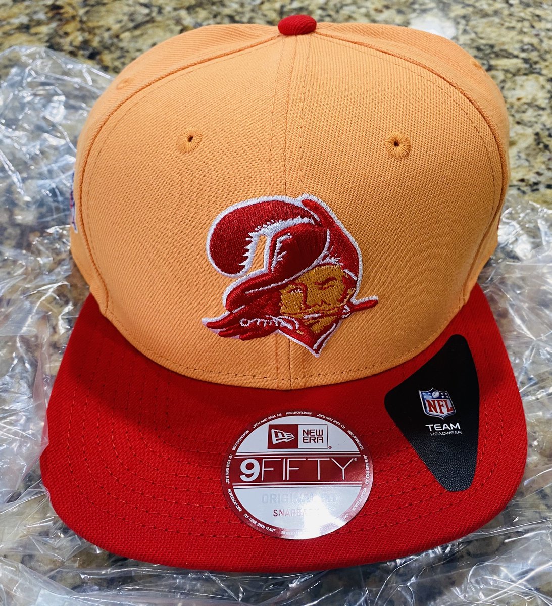 CBSportLocker's tweet photo. Find the perfect item for your favorite #NFL team at @CBSportLocker! With #throwback and current #NFLhats and #NFLjerseys to choose from, you can't go wrong when you use coupon code CBSportsLockerBacktoSchool and take 20% off at checkout! https://t.co/Co86EJu71F https://t.co/QDQTvdMaec